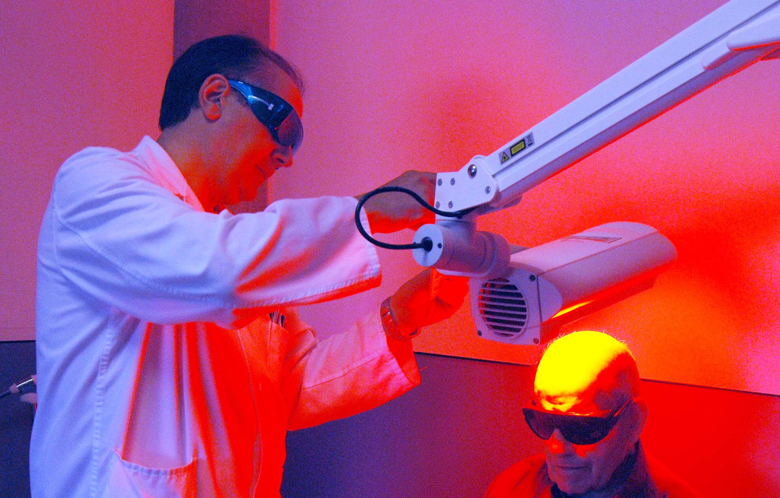 SETECIENTOS PACIENTES SE HAN SOMETIDO A TERAPIA FOTODINÁMICA EN EL