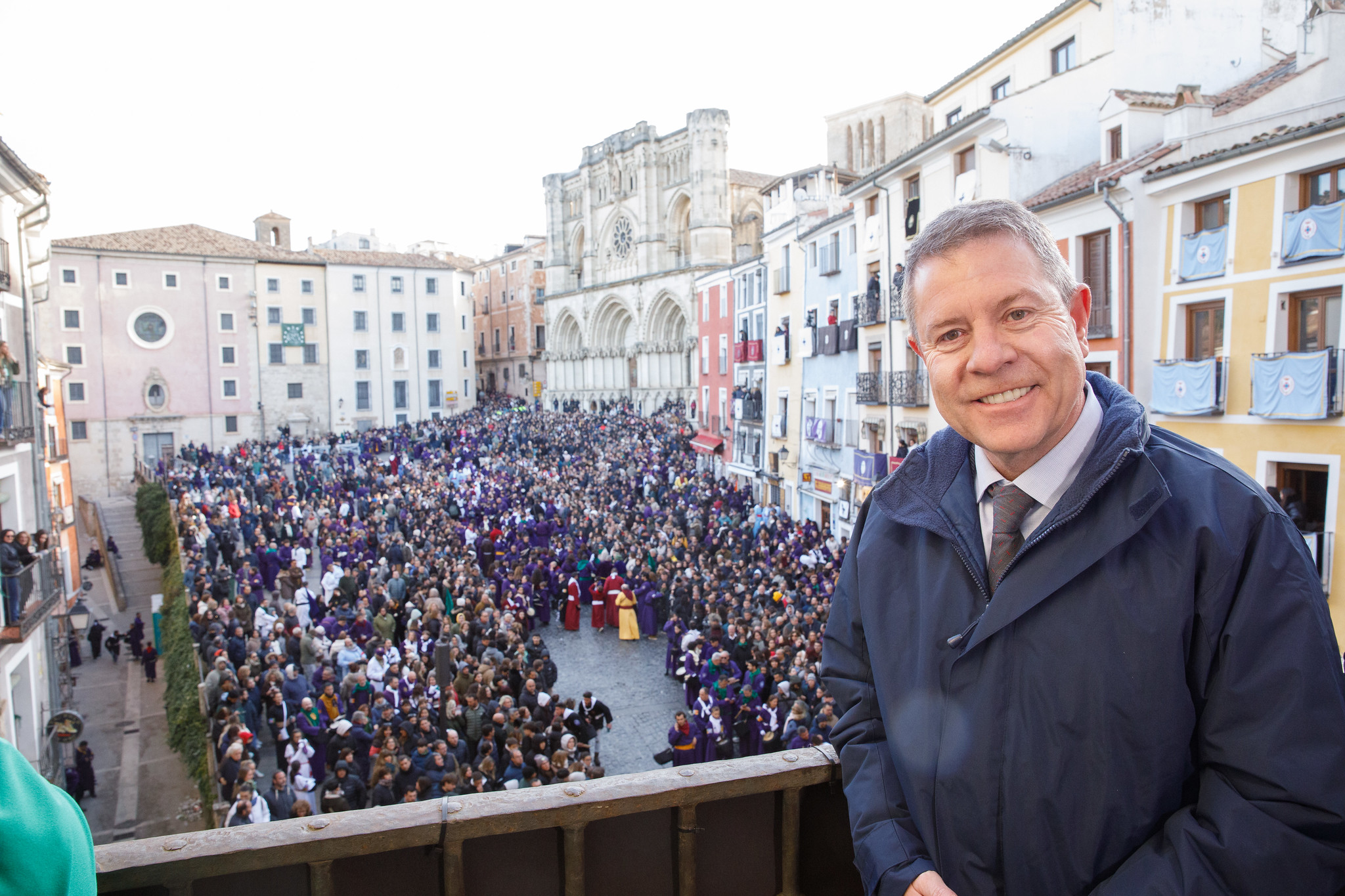 Emiliano García-Page en la Procesión ‘Camino del Calvario’ en Cuenca