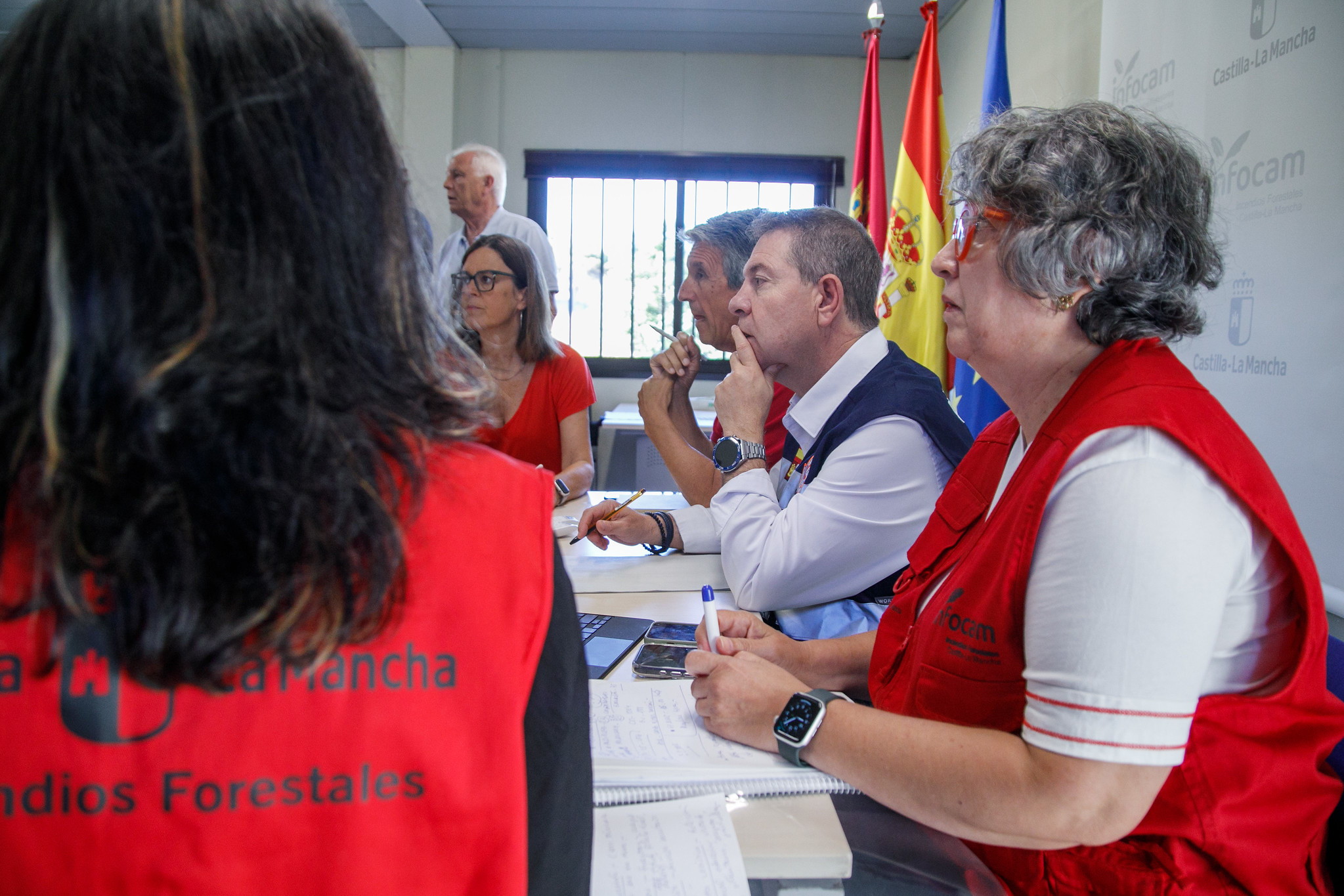 Castilla-La Mancha refuerza el operativo y las medidas de seguridad ante el avance del incendio de La Mierla que amenaza el núcleo del Parque Natural de la Sierra Norte de Guadalajara 2 Castilla-La Mancha refuerza el operativo y las medidas de seguridad ante el avance del incendio de La Mierla que amenaza el núcleo del Parque Natural de la Sierra Norte de Guadalajara