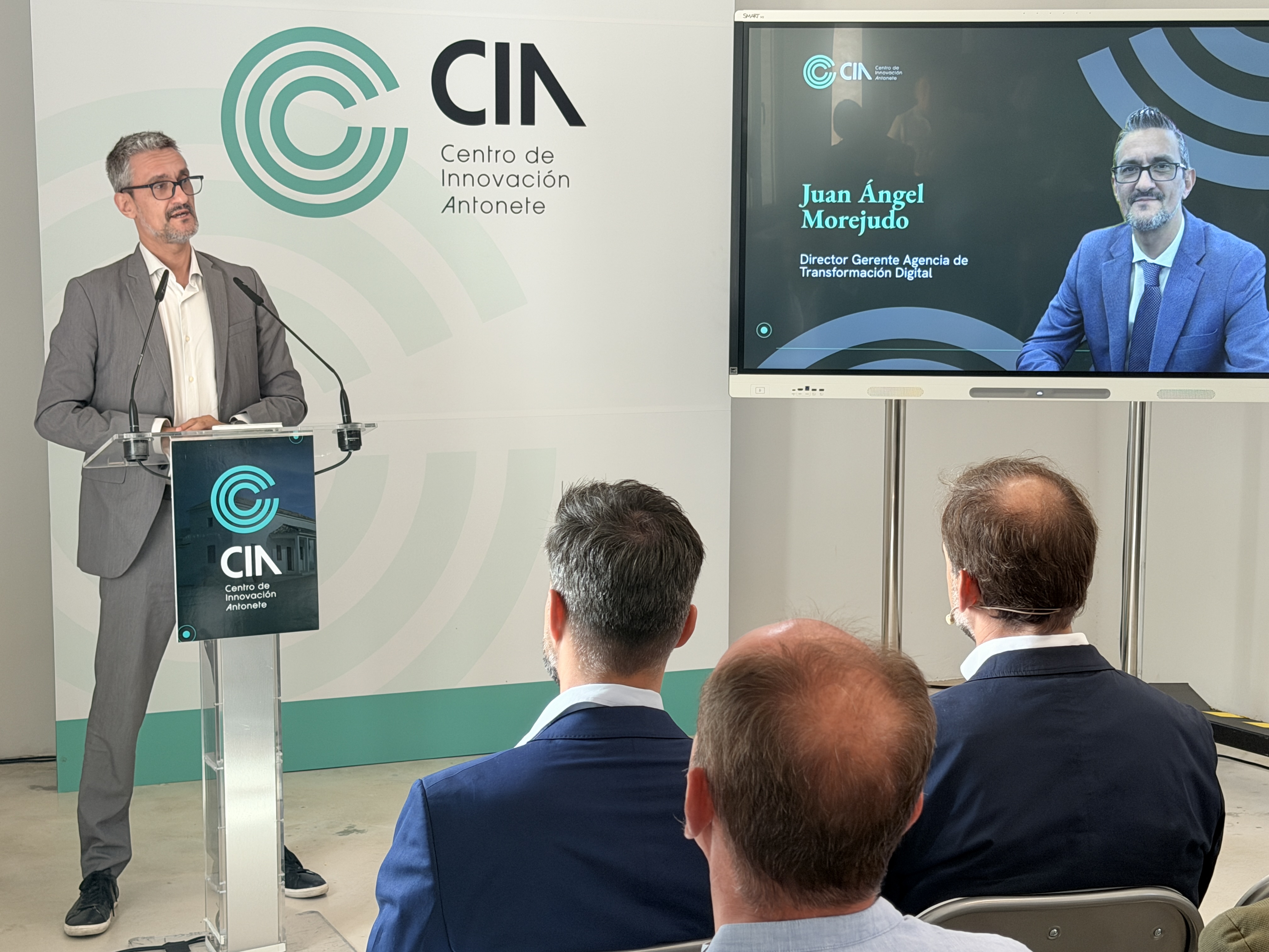 La Junta refuerza su apuesta por la innovación tecnológica para impulsar la competitividad del sector agroalimentario 1 El Gobierno de Castilla-La Mancha refuerza su apuesta por la innovación tecnológica para impulsar la competitividad del sector agroalimentario