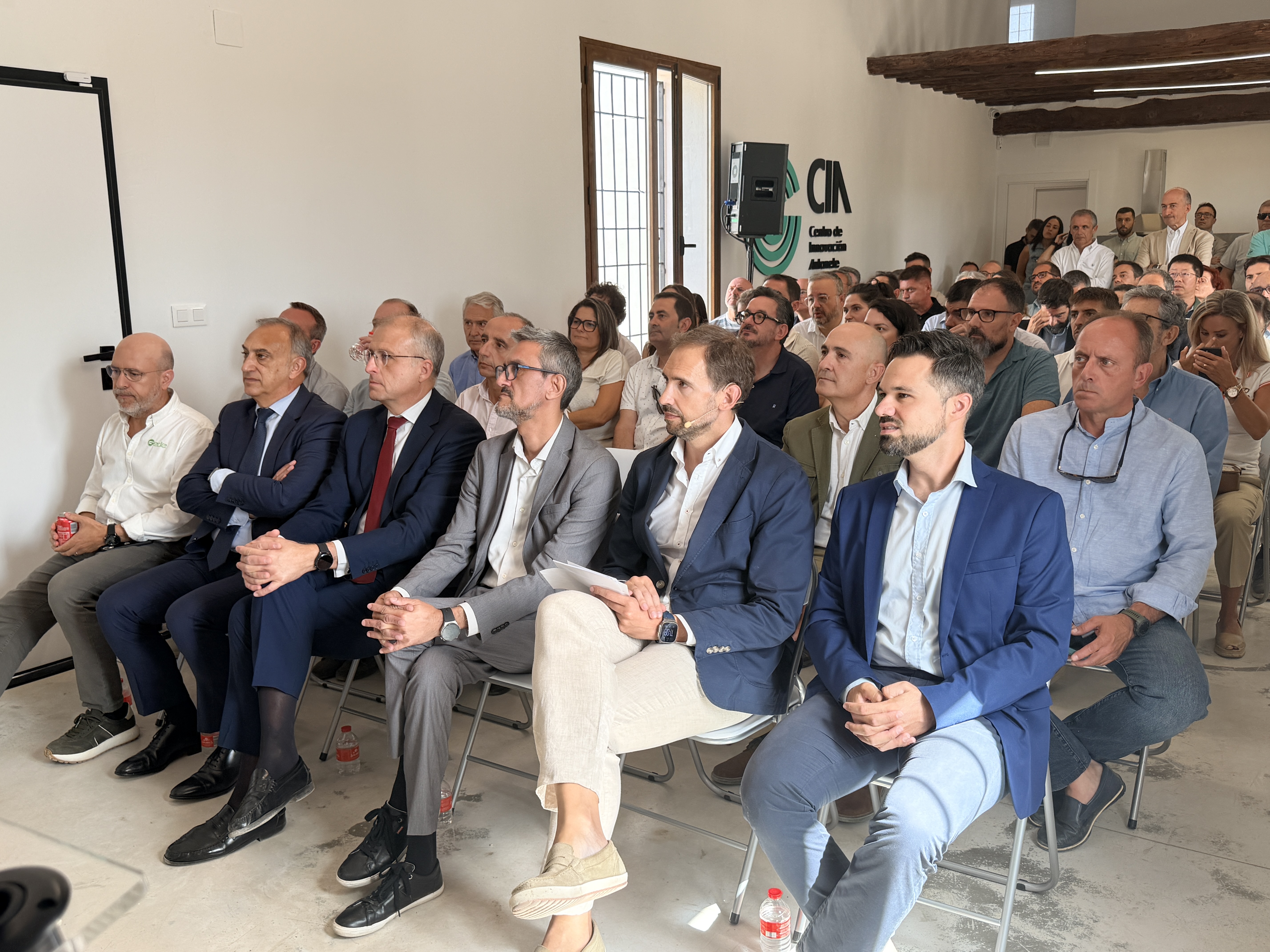 La Junta refuerza su apuesta por la innovación tecnológica para impulsar la competitividad del sector agroalimentario 3 El Gobierno de Castilla-La Mancha refuerza su apuesta por la innovación tecnológica para impulsar la competitividad del sector agroalimentario