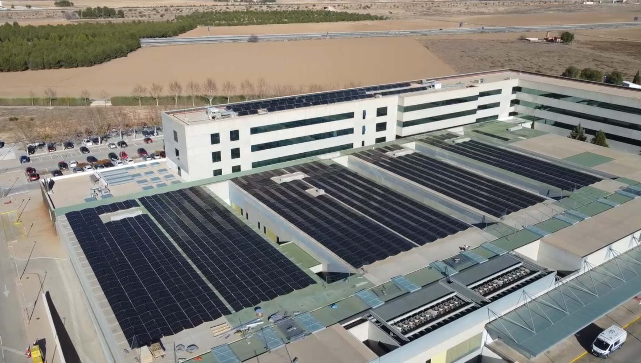 El Gobierno regional consolida su apuesta por una sanidad más sostenible tras multiplicar por más de cien la producción de energía fotovoltaica en sus centros sanitarios
