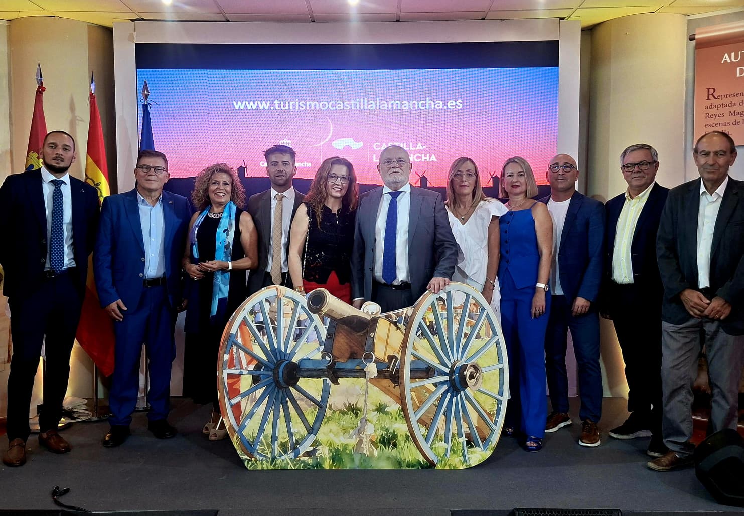 La Junta convierte su stand en la Feria de Albacete en un escaparate de historia, cultura y tradición provincial 1 Ruiz Santos inaugura el stand del gobierno de Castilla-La Mancha en la Feria de Albacete, propuesta que tiene el turismo como eje y la historia como hilo conductor