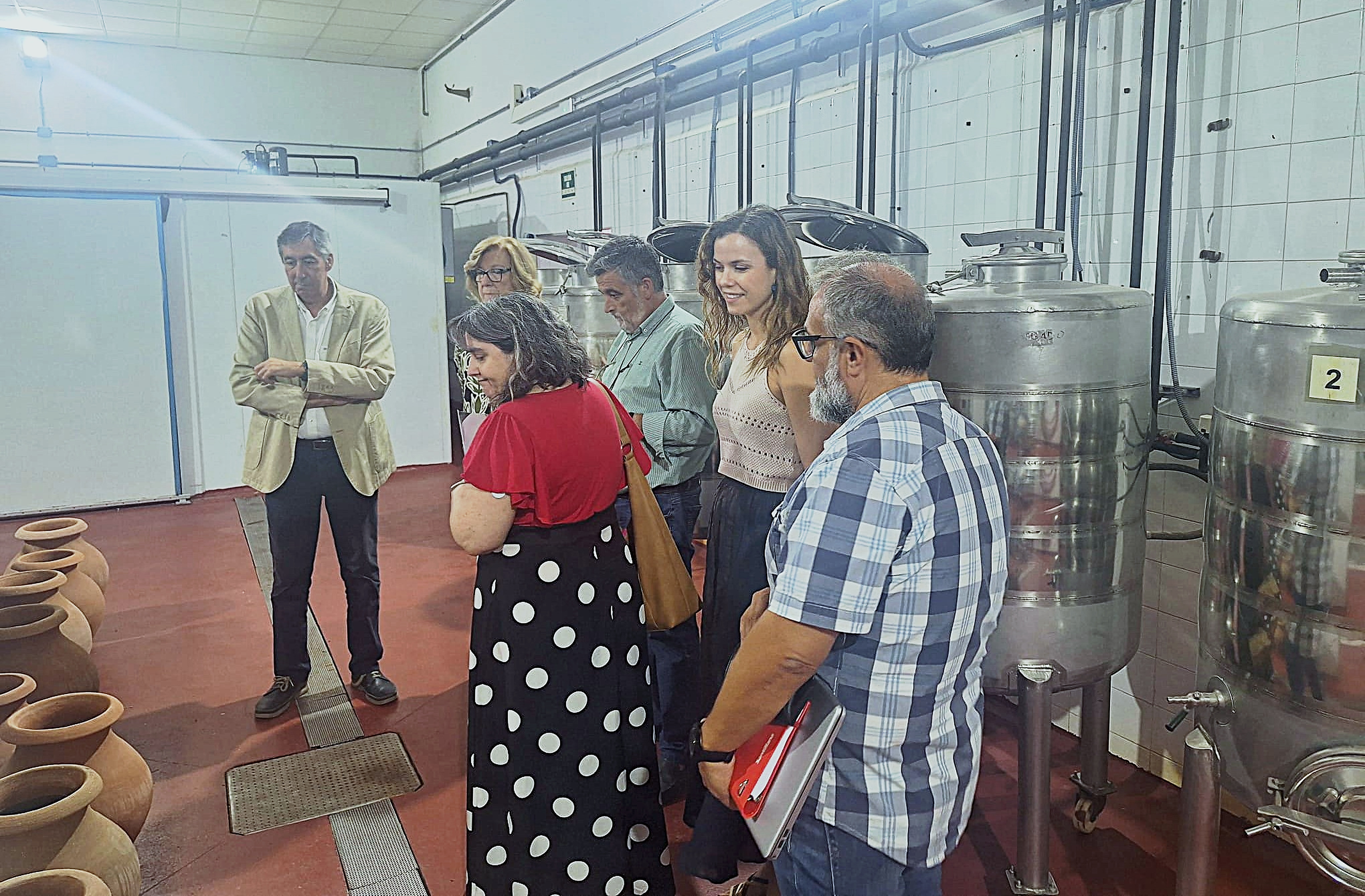 Nuevo certificado de profesionalidad en Tomelloso para mejorar el empleo en el sector agroalimentario 1 El Gobierno de García-Page refuerza la FP en Tomelloso con el nuevo certificado de profesionalidad ‘Elaboración de Vinos y Licores’