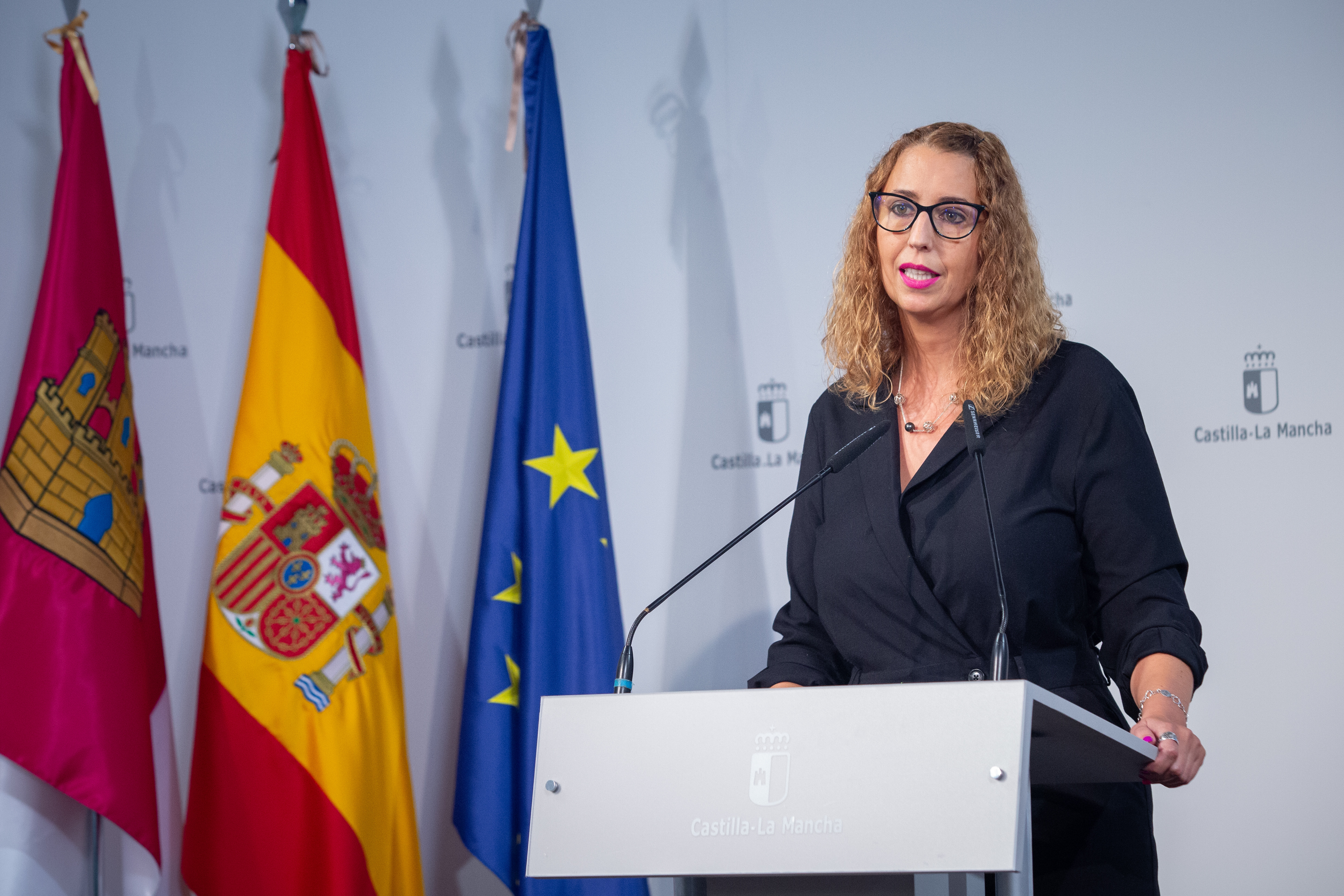 Castilla-La Mancha reconoce a cinco mujeres rurales por su impulso al emprendimiento y la innovación en el campo 1 El Gobierno regional destaca el empuje de la generación de mujeres jóvenes que lideran y transforman en el mundo rural