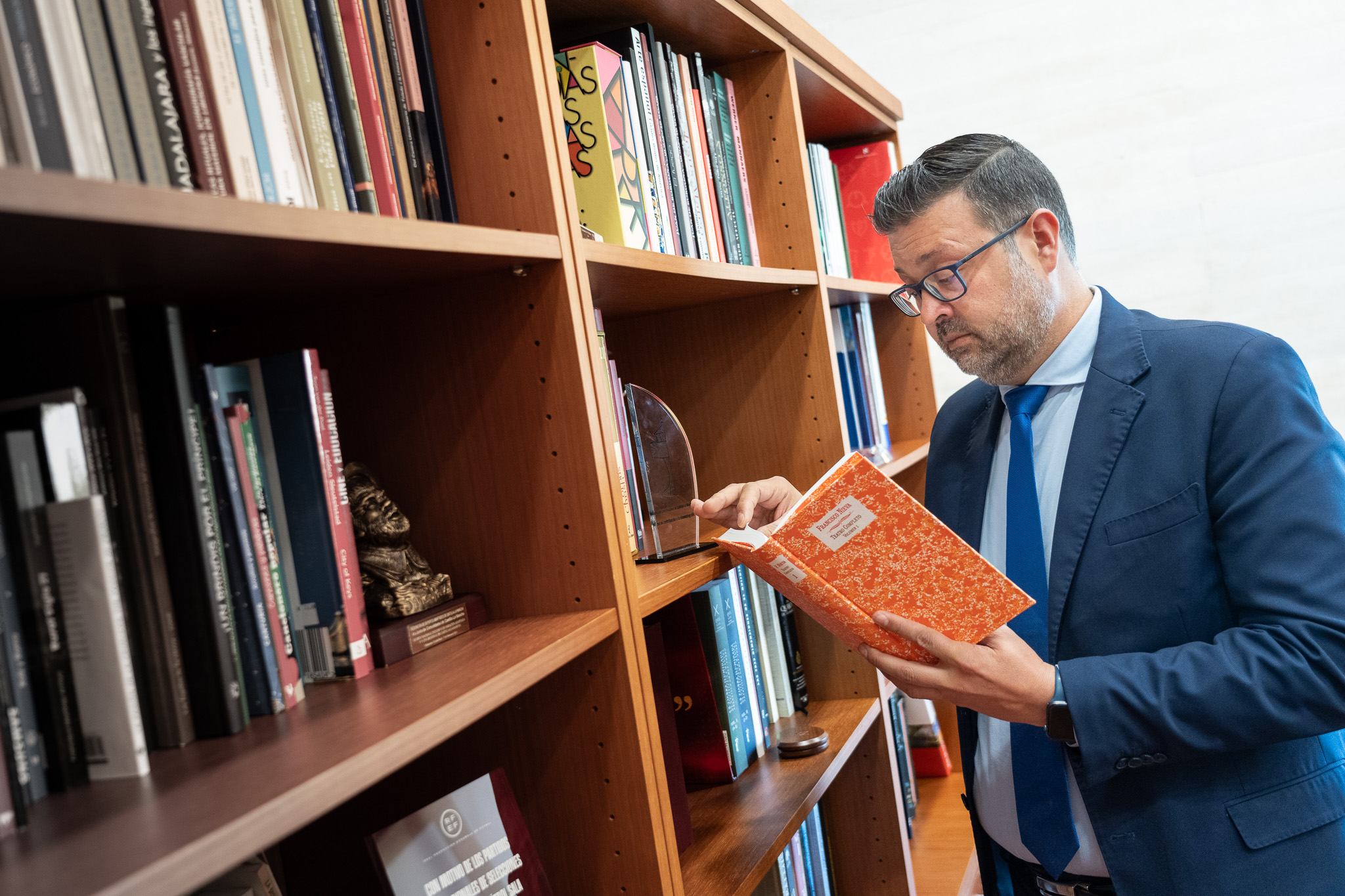 the importance of libraries in society: reflections from amador pastor