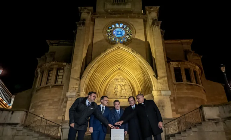 Inauguración de la iluminación ornamental del exterior de la Catedral de Albacete