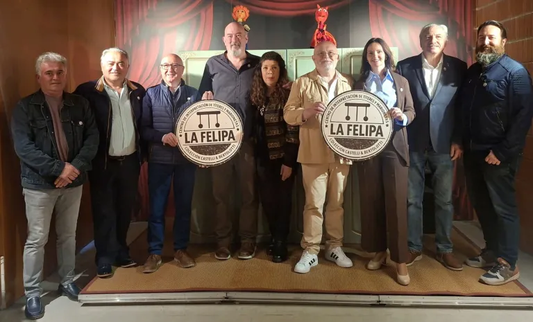 FOTO DE FAMILIA DE LA INAUGURACIÓN