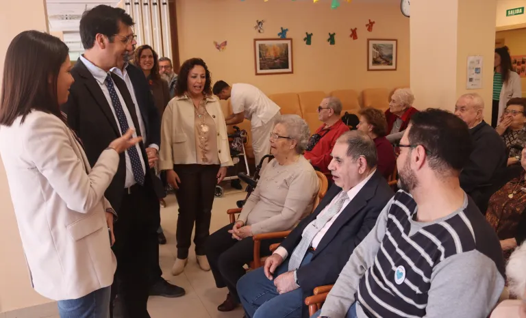 Castilla-La Mancha garantiza la atención a las personas mayores duplicando la media nacional de cobertura de plazas residenciales