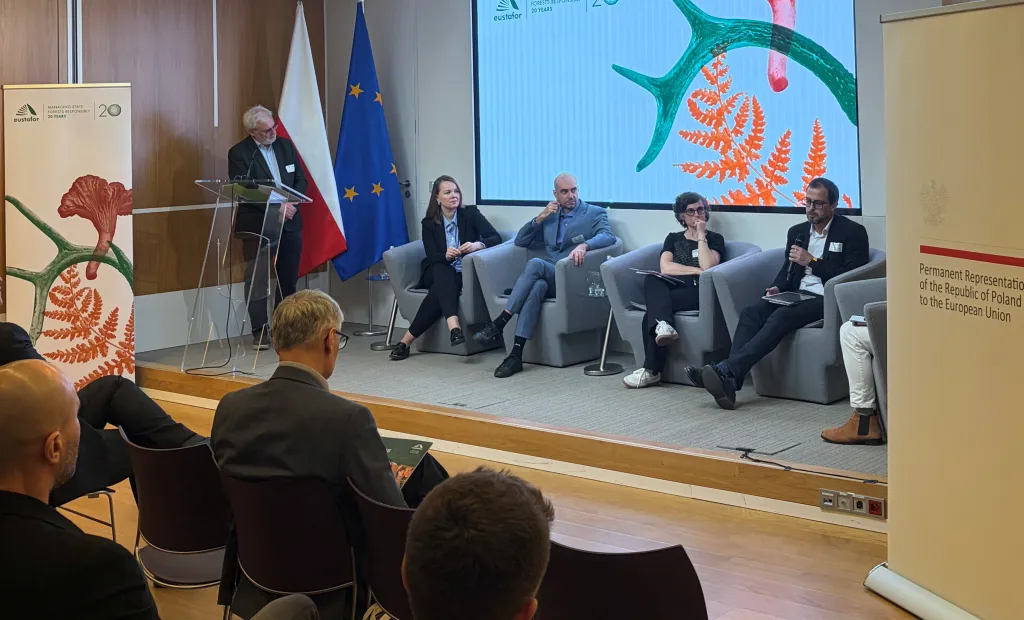 El viceconsejero de Medio Ambiente, José Almodóvar, ha representado al Gobierno regional en el acto conmemorativo del 20º aniversario de la Asociación Europea de Gestores de Montes Públicos (EUSTAFOR)