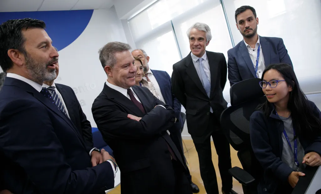 l presidente regional, Emiliano García-Page, inaugura, en Toledo, el Centro de Talento y Tecnología, promovido por Telefónica.