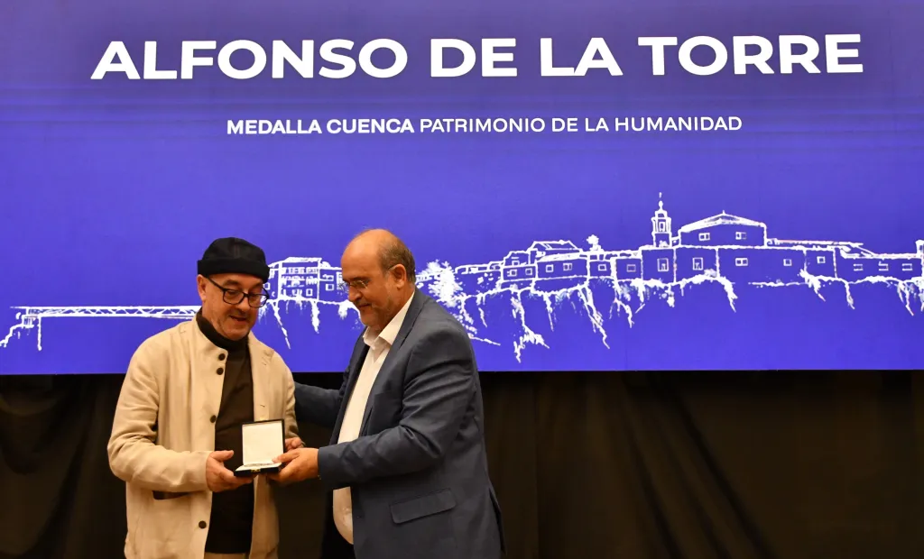 El vicepresidente primero del Gobierno regional, José Luis Martínez Guijarro, ha señalado hoy que el Ejecutivo autonómico pedirá el apoyo y colaboración al resto de administraciones y a las entidades relacionadas con el mundo de la cultura en la ciudad para conformar un grupo de trabajo que diseñe el futuro Museo de Bellas Artes de Cuenca.