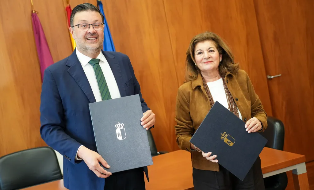 El Gobierno de Castilla-La Mancha ha renovado el convenio de colaboración con CMM para la promoción de la XXX edición de la Feria de Artes Escénicas y Música de la región, que se celebrará del 13 al 16 de abril en la ciudad de Albacete.