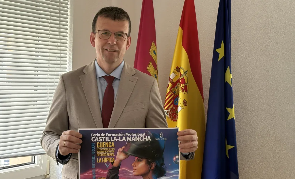 El delegado provincial de Educación, Cultura y Deporte, Gustavo Martínez, ha animado al alumnado y a las familias de la provincia a participar en la III Feria de Formación Profesional de Cuenca.