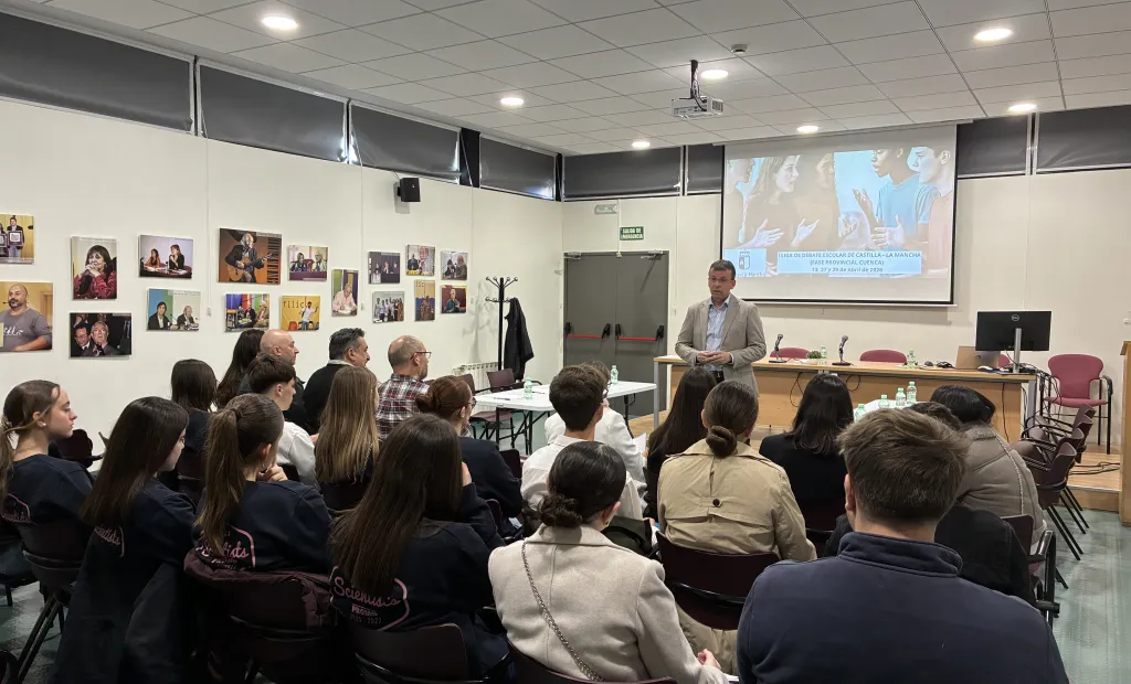 El delegado provincial de Educación, Cultura y Deportes, Gustavo Martínez, ha inaugurado hoy en Cuenca la primera sesión de la fase provincial de la I Liga de Debate Escolar de Castilla-La Mancha, correspondiente a la categoría de 1º de Bachillerato.