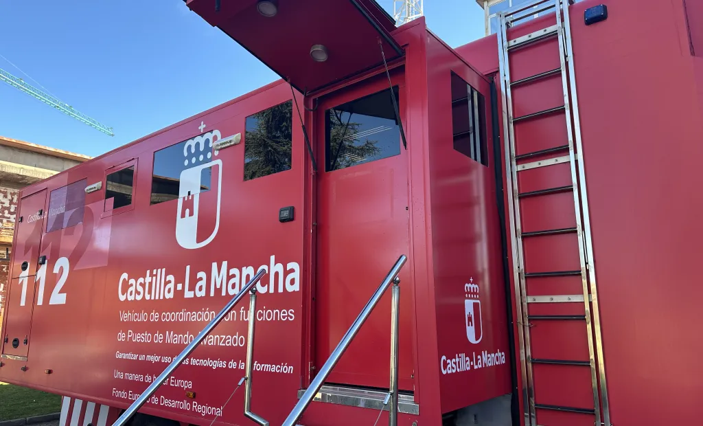 El Servicio de Atención y Coordinación de Urgencias y Emergencias 1-1-2 de Castilla-La Mancha, organismo perteneciente a la Consejería de Hacienda, Administraciones Públicas y Transformación Digital, ha coordinado la ayuda de los grupos de intervención en emergencias en los 235 accidentes de tráfico graves que se contabilizaron durante el año pasado en la región, y en los que fallecieron un total de 74 personas.