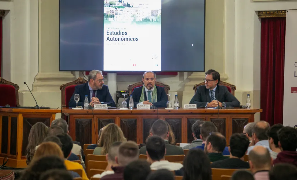 El Gobierno regional trabaja ya en la tercera edición del Máster de entidades locales para seguir formando profesionales en el ámbito de los ayuntamientos