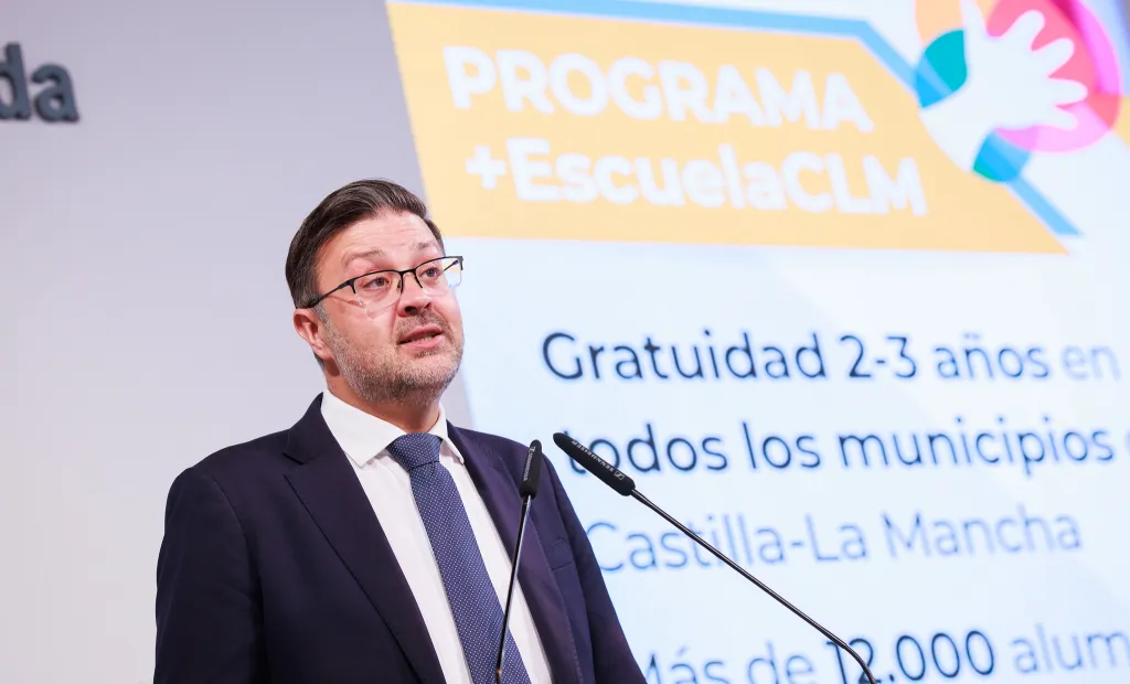 El consejero de Educación, Cultura y Deportes informa de los acuerdos del Consejo de Gobierno relacionados con su departamento