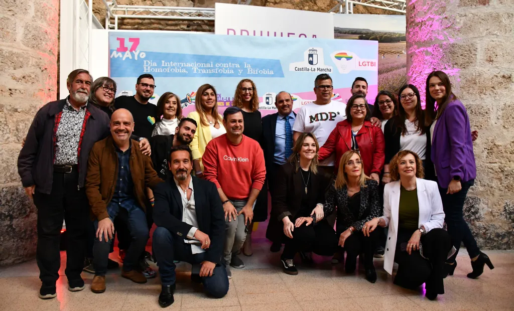 Acto conmemorativo del Día Internacional contra la LGTBIfobia, en Brihuega