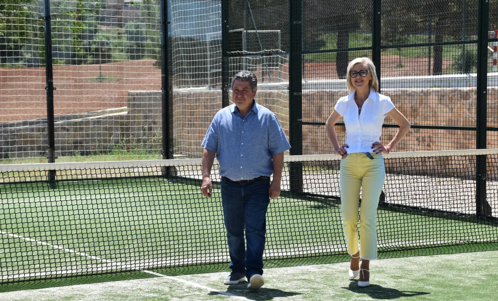 La delegada de la Junta visitó la localidad junto al alcalde, Justo López, y el concejal Miguel Ángel Castillo.