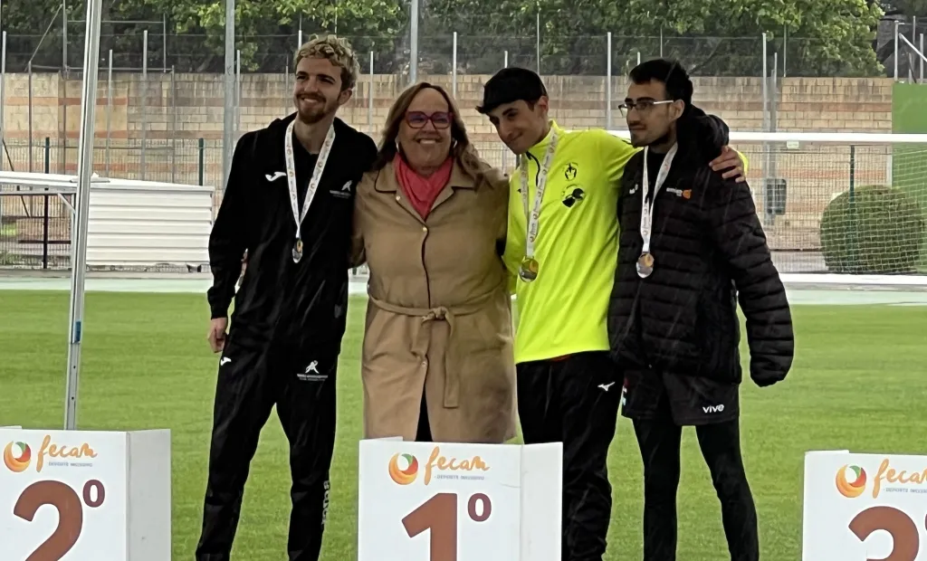 La viceconsejera con alguno de los ganadores