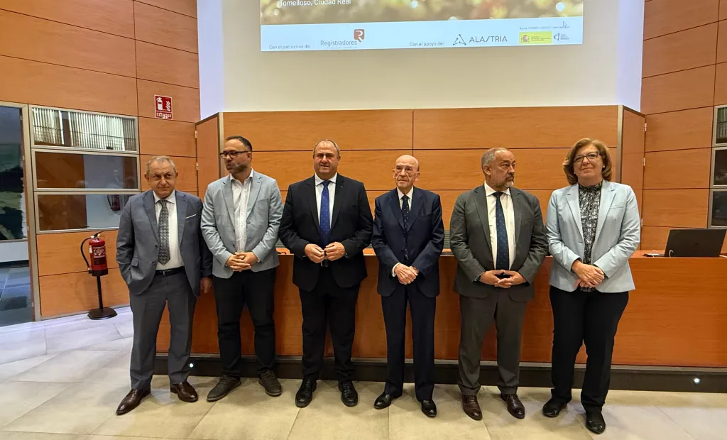 Martínez Lizán en la Jornada 'Digitalización modelo empresarial de la bodega-almazara'