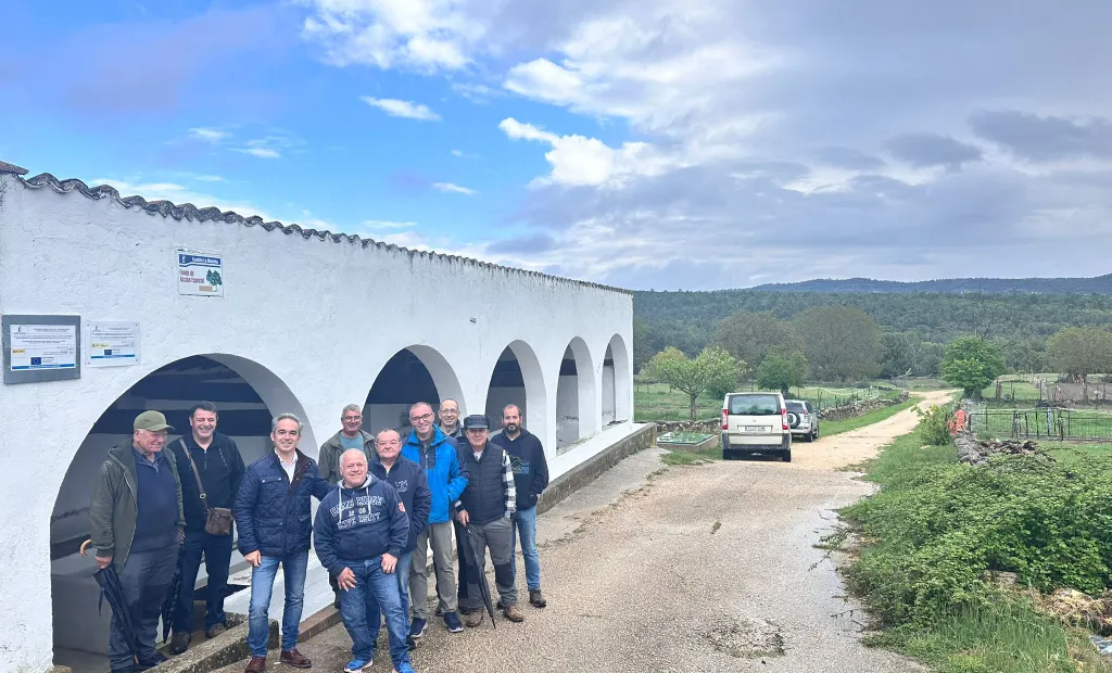 El delegado provincial de Agricultura, Ganadería y Desarrollo Rural ha visitado las comunidades de regantes ‘San Isidro’, en Huerta del Marquesado, y ‘Río Laguna y Novatío’, en Campillos Sierra
