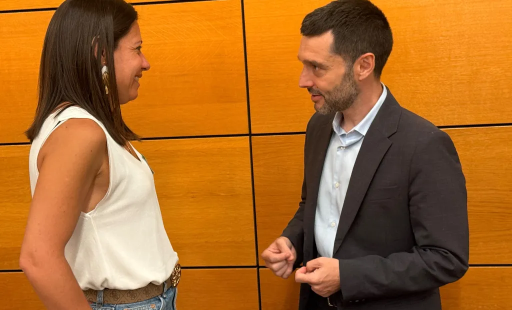 El Gobierno de Castilla-La Mancha ha valorado positivamente la propuesta presentada hoy por el Ministerio de Derechos Sociales, Consumo y Agenda 2030 en el Consejo Territorial de Servicios Sociales y del Sistema para la Autonomía y Atención a la Dependencia para incrementar la financiación estatal del denominado nivel acordado, al considerar que supone un avance hacia una mayor corresponsabilidad institucional en el sostenimiento del Sistema para la Autonomía y Atención a la Dependencia.