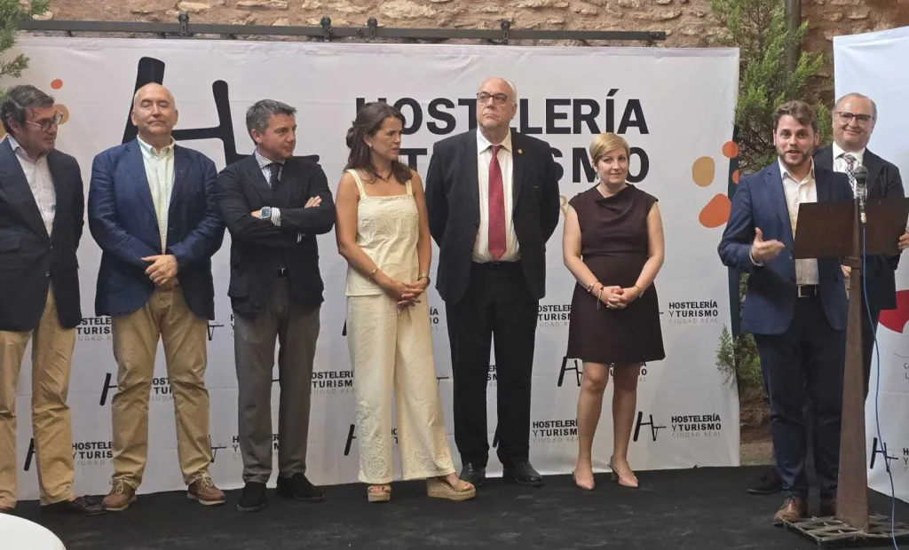 Miguel Ángel Díaz Brazales en la entrega de los ‘Distintivos 100x100 Empresario’
