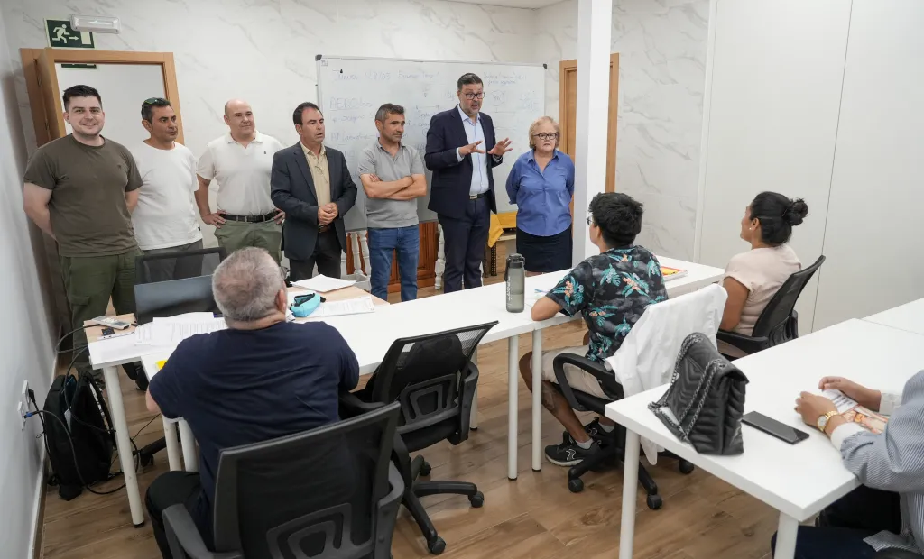 Amador Pastor visita la Escuela de Hostelería de Castilla-La Mancha