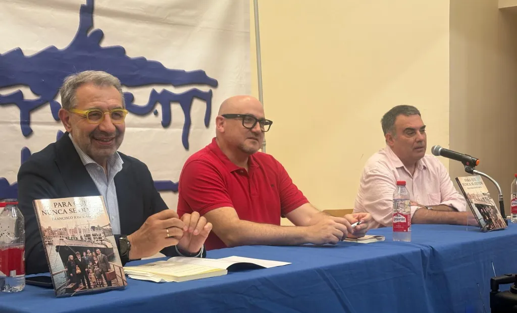 Jesús Fernández Sanz en la presentación libro 'Para que nunca se olvide', de Francisco José García