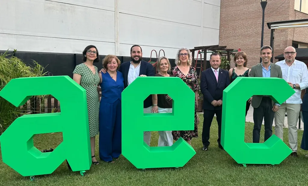 delegado de Sanidad en la cena solidaria de la AECC de Puertollano