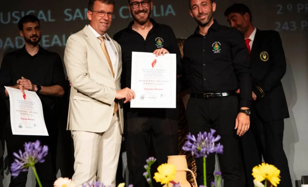 El delegado provincial de Educación, Cultura y Deportes, Gustavo Martínez, asistió al Certamen Regional de Bandas de Música ‘Villa Cervantina de Mota del Cuervo’