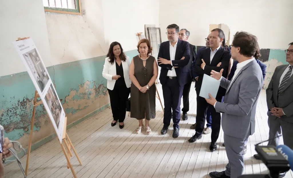El Gobierno regional revindica la colaboración institucional para desarrollar proyectos utilizando el patrimonio cultural de las ciudades