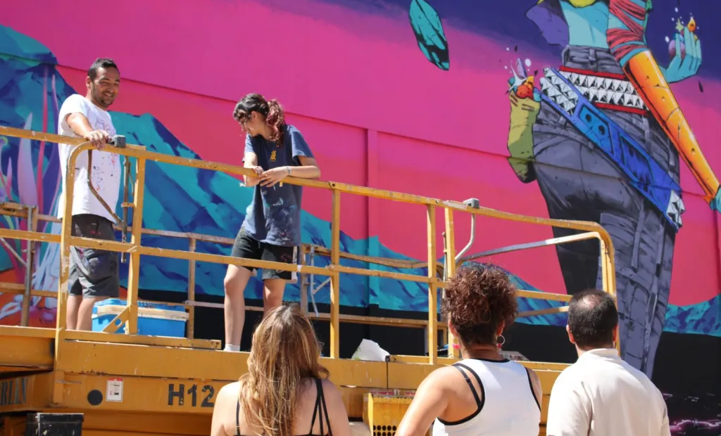 El Gobierno de Castilla-La Mancha reconoce el papel de las mujeres en el arte urbano rural en el Festival Astarté de Iniesta