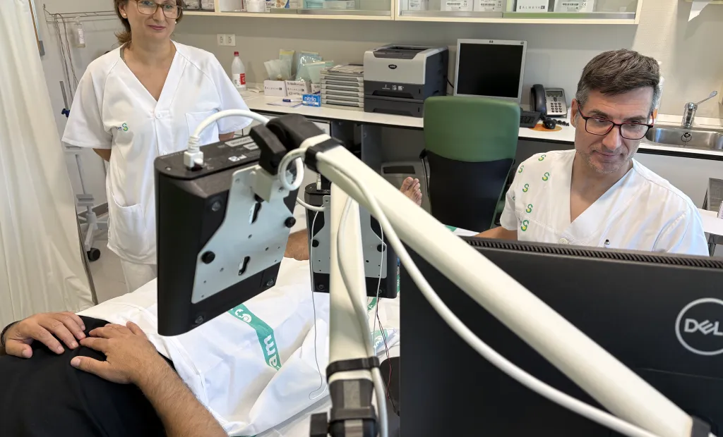 La Gerencia de Atención Integrada de Almansa potencia el diagnóstico neurológico con la incorporación de un nuevo equipo de electromiografía
