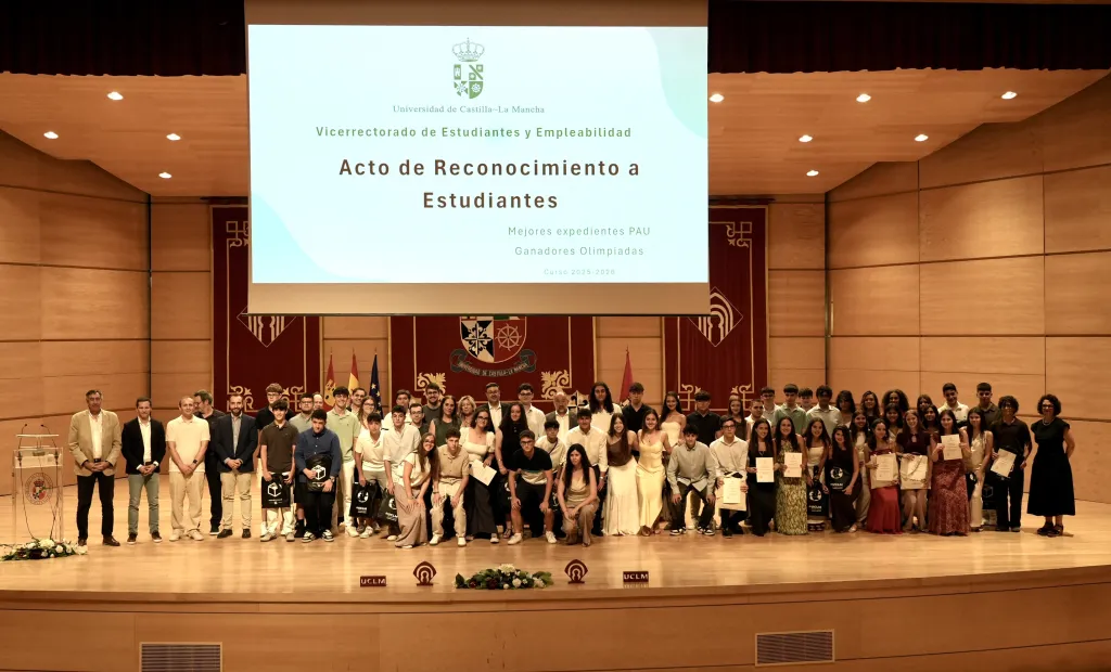 El Gobierno regional destaca que los 300 alumnos que se podrán beneficiar de la segunda matrícula gratuita tendrán un ahorro anual de alrededor de 2.000 euros