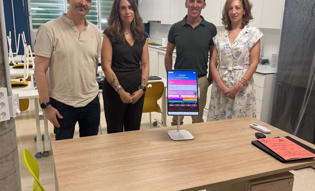La directora general de Innovación y Centros en el IES ‘Santa María de Alarcos’