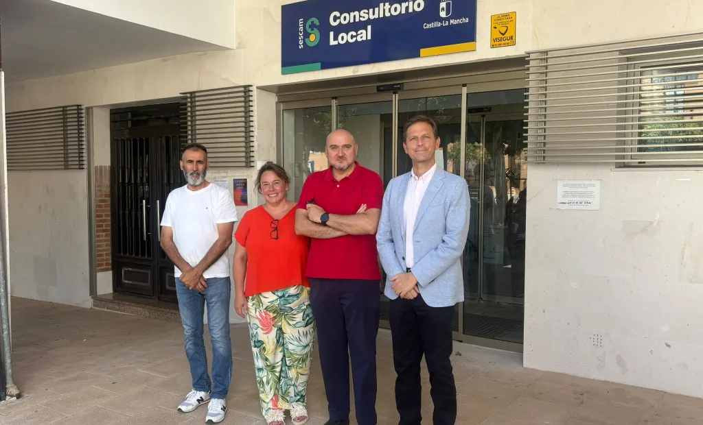 El Gobierno regional mejora la accesibilidad del consultorio de Viso del Marqués con un sistema automático de apertura de puertas