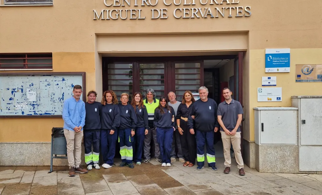 La delegada de Economía, Empresas y Empleo visita el Taller+ de Pioz