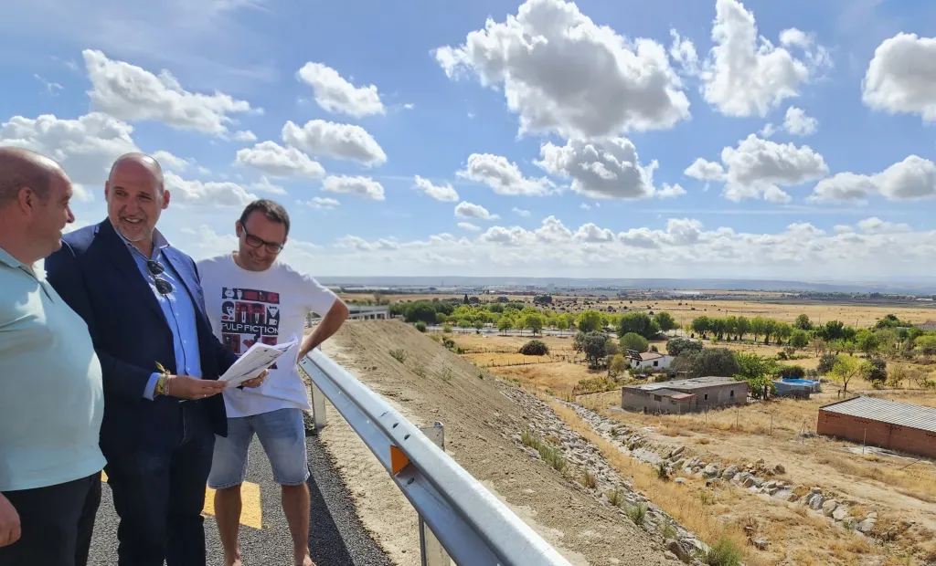 El delegado de la Junta de Comunidades de Castilla-La Mancha en Talavera de la Reina y su Comarca, David Gómez, ha indicado que, con la autorización definitiva de la reparcelación urbanística por parte del Ejecutivo regional, “se da por concluido con éxito un exhaustivo proceso de tramitación que "abre el camino" definitivo para que Meta presente sus proyectos constructivos y solicite las licencias de obra pertinentes al Ayuntamiento de Talavera”.