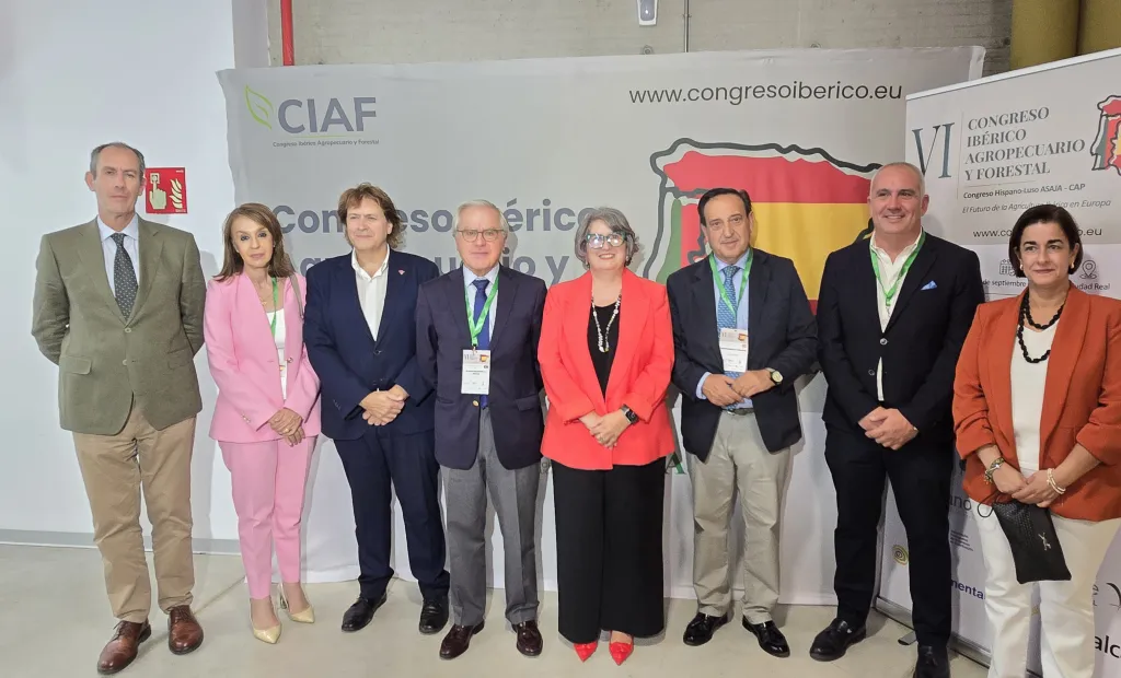 El Gobierno de Castilla-La Mancha aboga por defender de la mano del sector primario una postura común en Europa frente a los incendios forestales y en materia hídrica