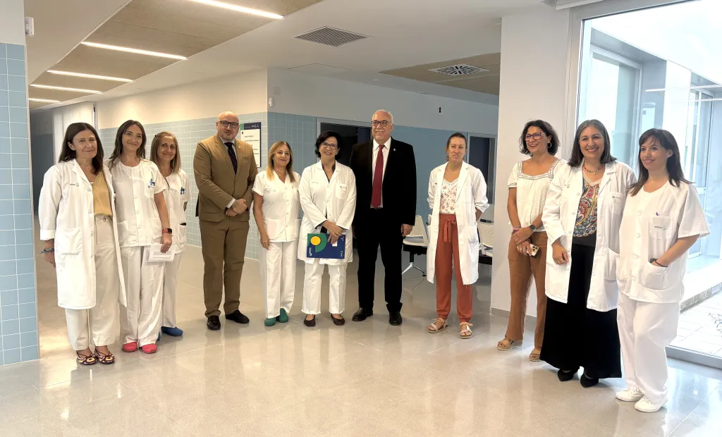 Asociaciones de pacientes y ciudadanía visitan las nuevas instalacio-nes del centro de salud Manzanares 2 en la jornada de puertas abiertas
