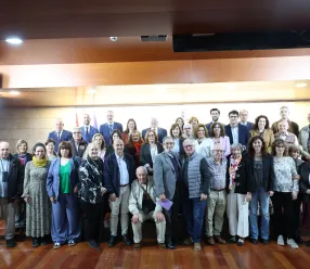 La consejera de Bienestar Social, Bárbara García Torijano, presenta la campaña de Turismo Social para personas mayores de 2026 en el salón de actos de la Consejería de Bienestar Social