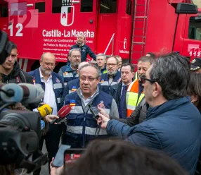 	El consejero de Hacienda, Administraciones Públicas y Transformación Digital, Juan Alfonso Ruiz Molina junto al vicepresidente primero, José Luis Martínez Guijarro han participado en un simulacro en la ciudad de Cuenca