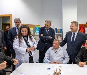 Visita en Talavera de la Reina el Centro de Atención Directa (CAD) de la Asociación Daño Cerebral C-LM