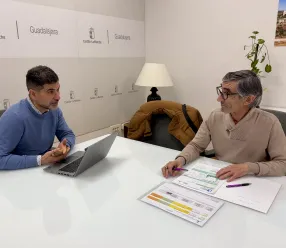 El delegado de Fomento se reúne con el alcalde de Trijueque