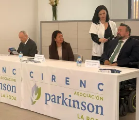 La consejera de Bienestar Social, Bárbara García Torijano, ha visitado el centro CIRENC de La Roda