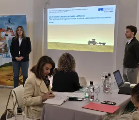 Momento de la reunión del grupo de trabajo