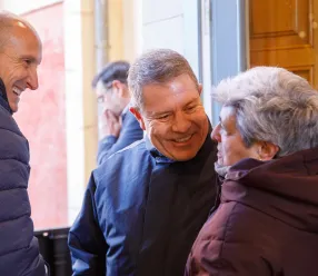 Emiliano García-Page en la Procesión ‘Camino del Calvario’ en Cuenca
